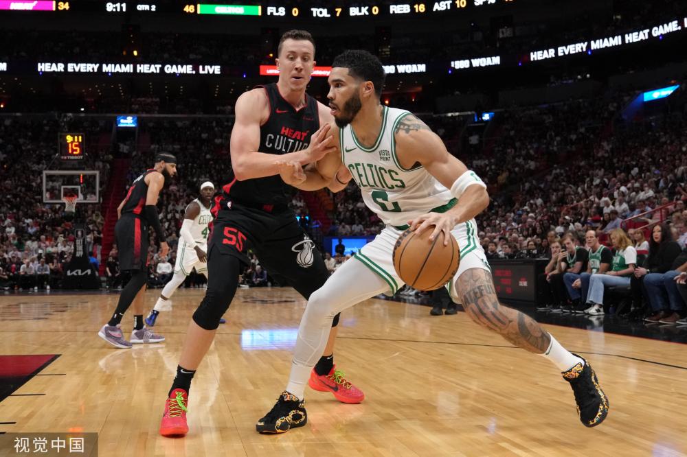 参赛者将直 参赛者将直